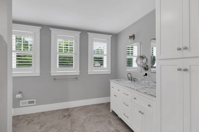 601 N Main St, Mount Pleasant, TN 38474