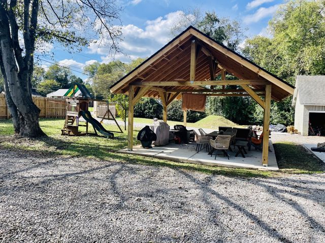 601 N Main St, Mount Pleasant, TN 38474