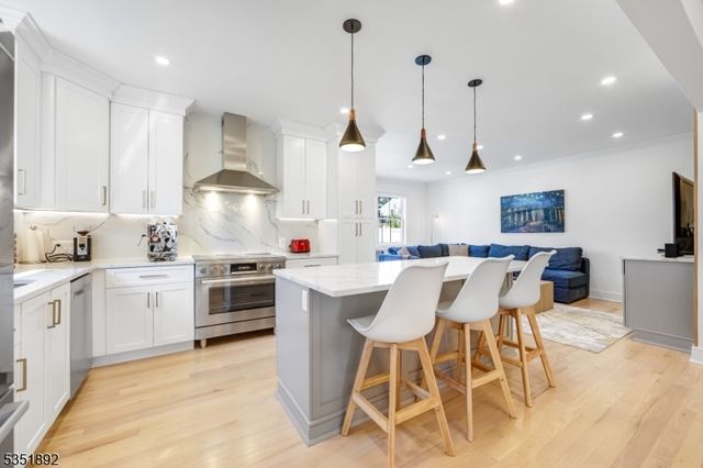 660 Ridgewood Ave, Montclair Twp., NJ 07043