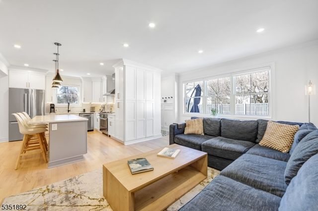 660 Ridgewood Ave, Montclair Twp., NJ 07043