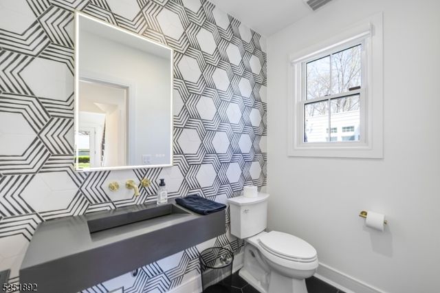 660 Ridgewood Ave, Montclair Twp., NJ 07043