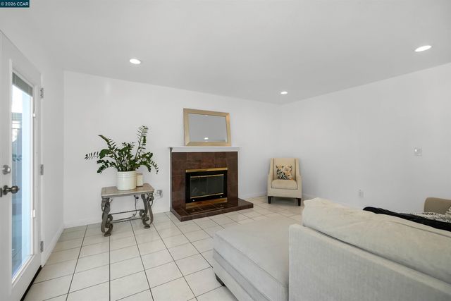 162 Woodfield, Hercules, CA 94547