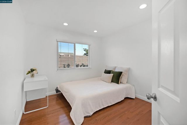 162 Woodfield, Hercules, CA 94547