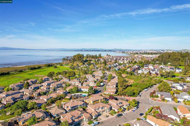 162 Woodfield, Hercules, CA 94547