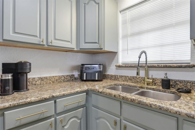 5368 Wonder Drive, Fort Worth, TX 76133