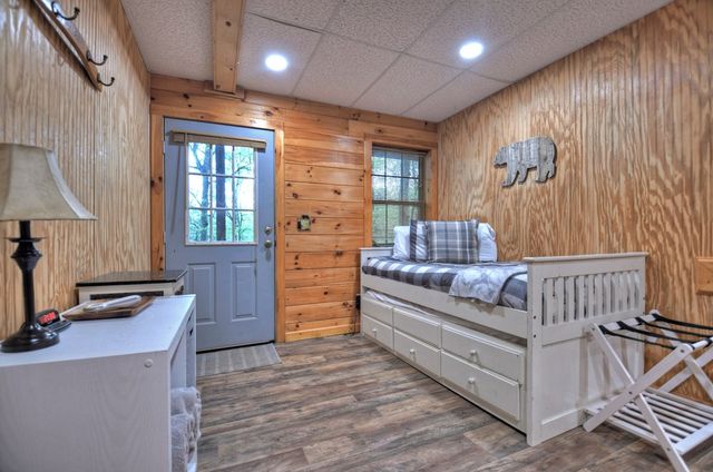 294 Oakwood Trail, Mineral Bluff, GA 30559