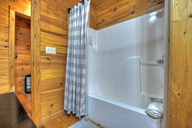 294 Oakwood Trail, Mineral Bluff, GA 30559