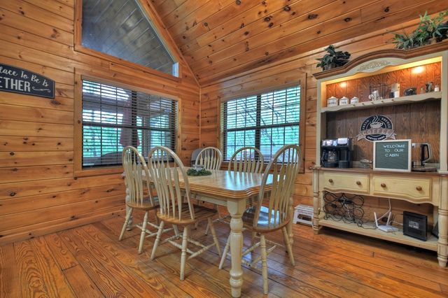 294 Oakwood Trail, Mineral Bluff, GA 30559