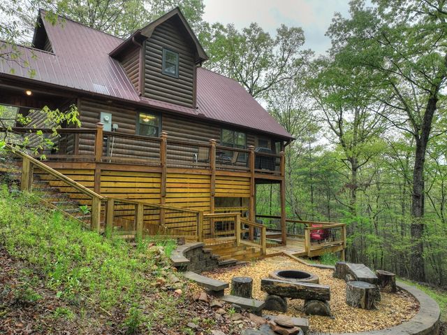 294 Oakwood Trail, Mineral Bluff, GA 30559