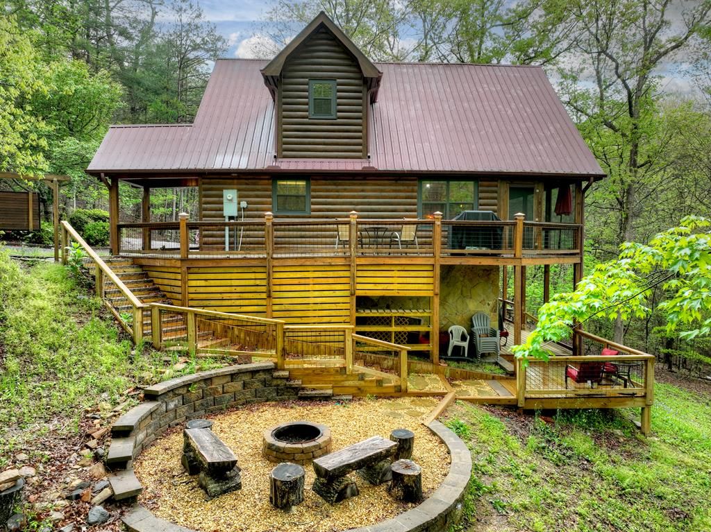 294 Oakwood Trail, Mineral Bluff, GA 30559