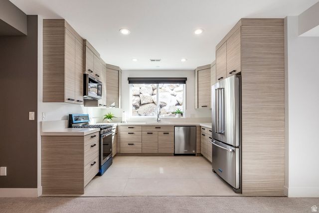 9969 S ALTAMONT DR, Sandy, UT 84092