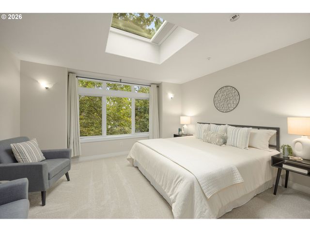 2667 Nw THURMAN St, Portland, OR 97210