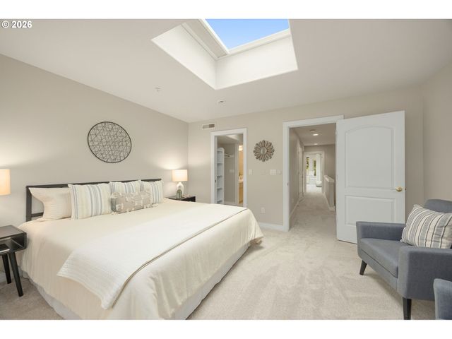 2667 Nw THURMAN St, Portland, OR 97210