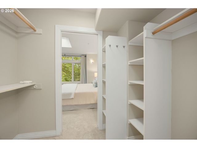 2667 Nw THURMAN St, Portland, OR 97210