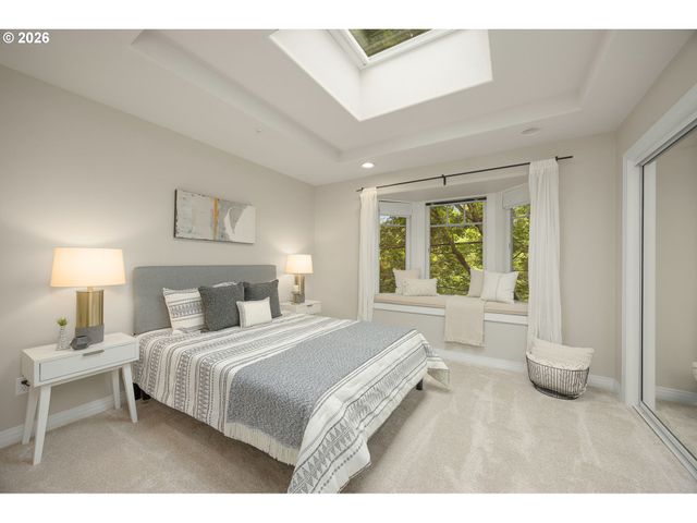 2667 Nw THURMAN St, Portland, OR 97210
