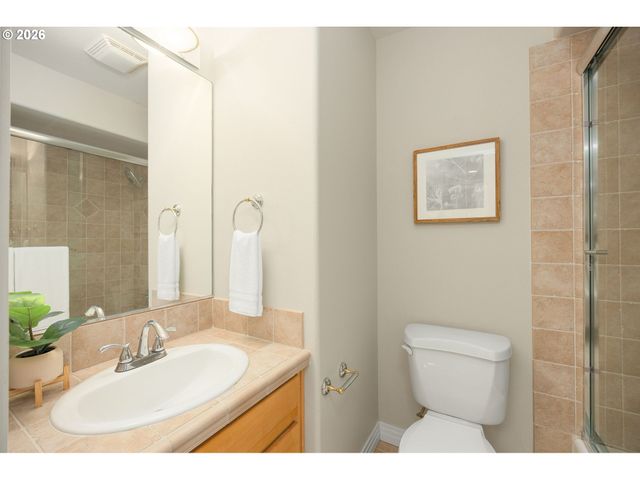 2667 Nw THURMAN St, Portland, OR 97210