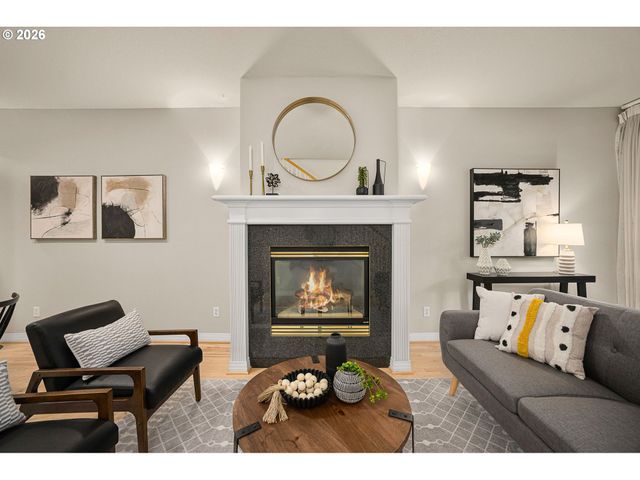 2667 Nw THURMAN St, Portland, OR 97210