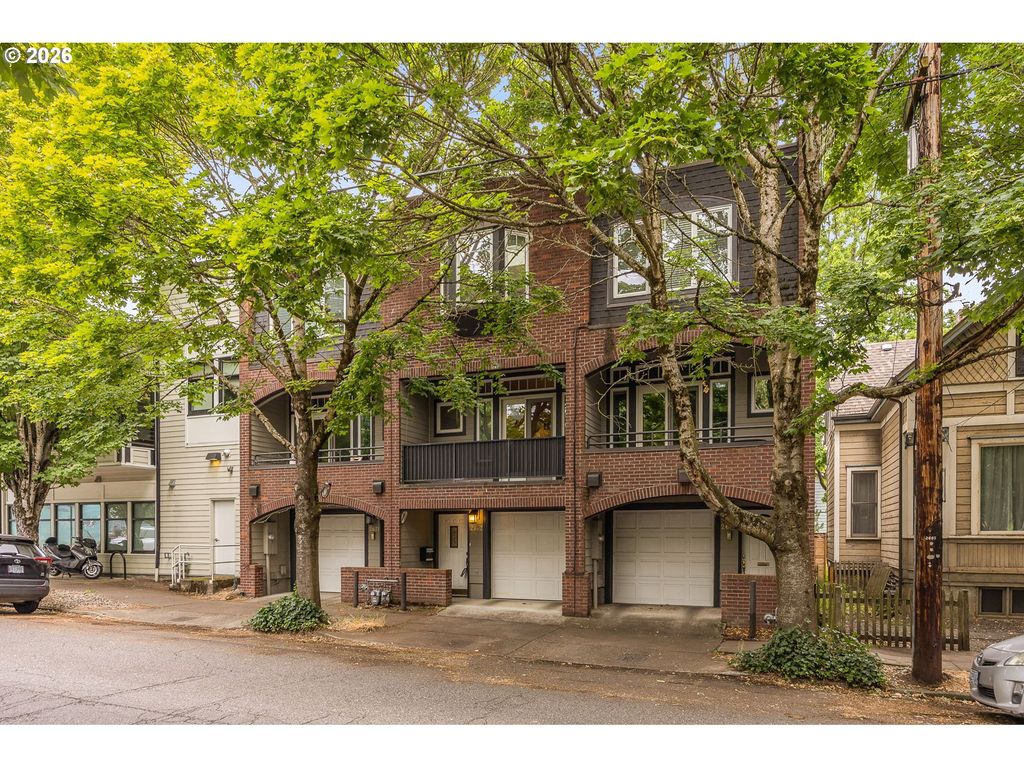 2667 Nw THURMAN St, Portland, OR 97210