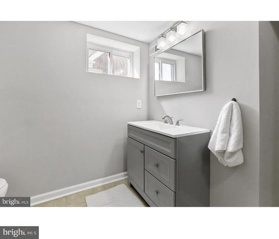 208 6TH AVE, Baltimore, MD 21225