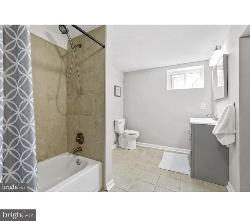 208 6TH AVE, Baltimore, MD 21225