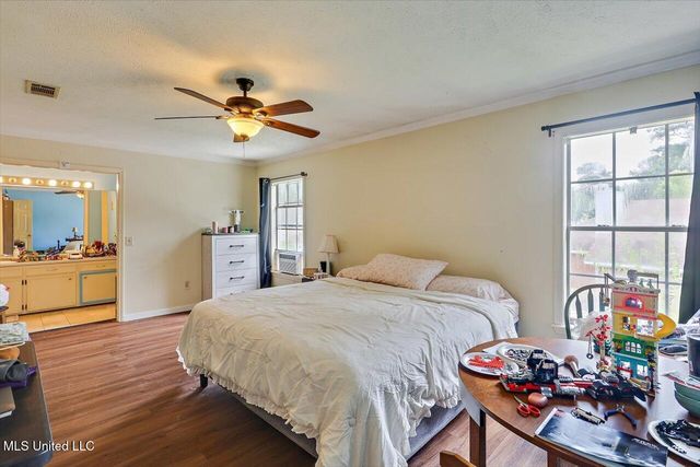 2030 Red Oak Drive, Brandon, MS 39042