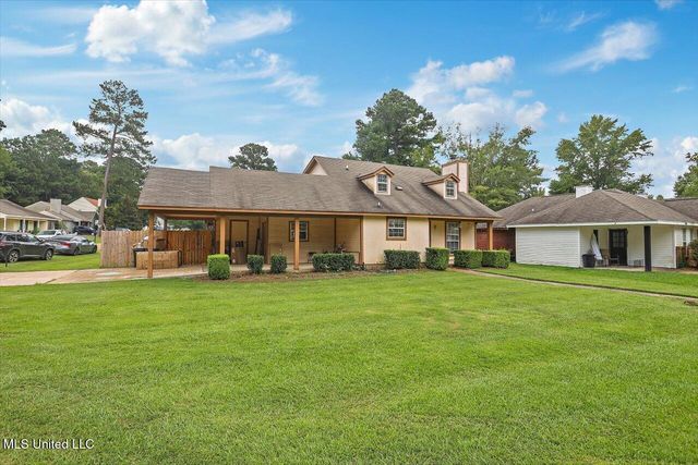 2030 Red Oak Drive, Brandon, MS 39042