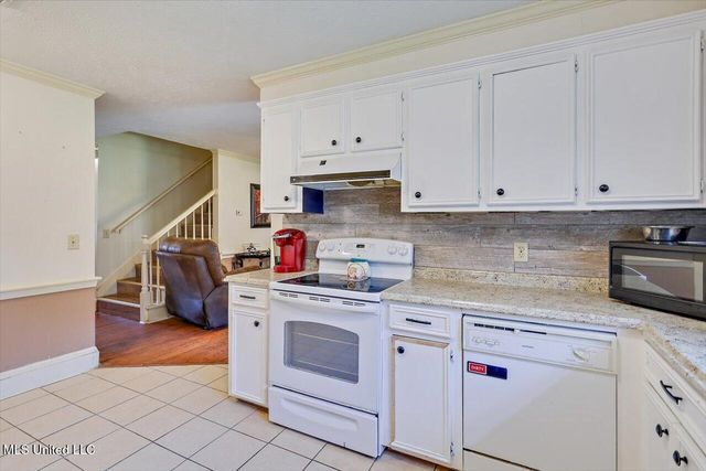 2030 Red Oak Drive, Brandon, MS 39042