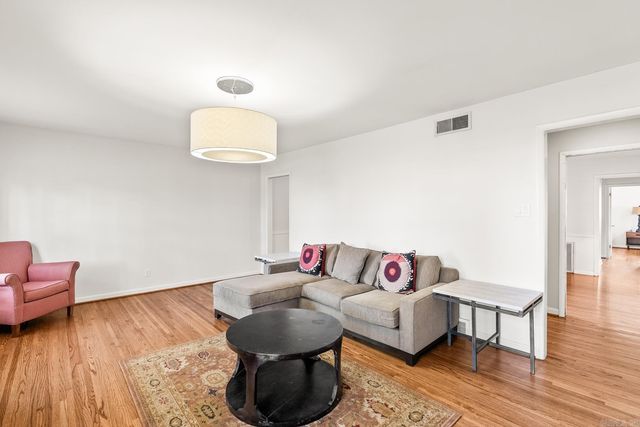 901 N McKinley Street, Little Rock, AR 72207