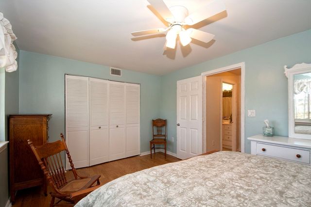 1 Beals Cove Rd C, Hingham, MA 02043
