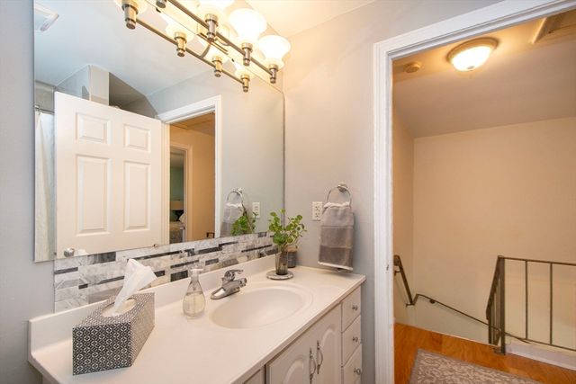 1 Beals Cove Rd C, Hingham, MA 02043