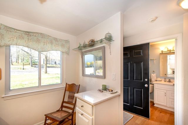 1 Beals Cove Rd C, Hingham, MA 02043