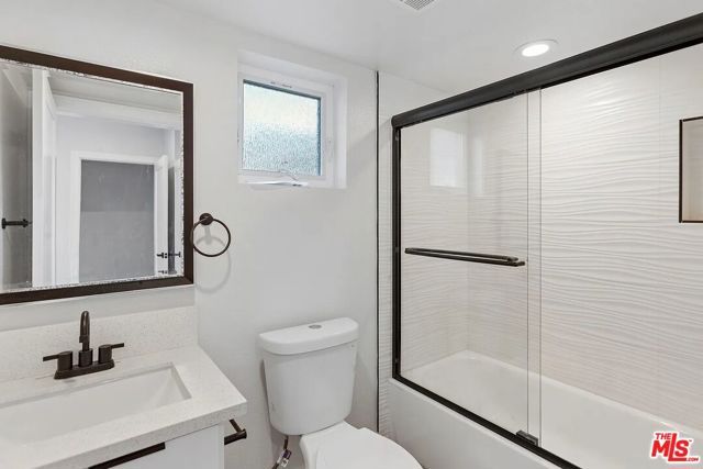 1724 Menlo Avenue B, Los Angeles, CA 90006
