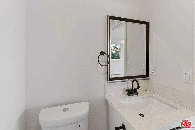 1724 Menlo Avenue B, Los Angeles, CA 90006
