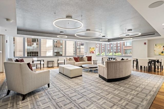 1 Charles St S 601, Boston, MA 02116