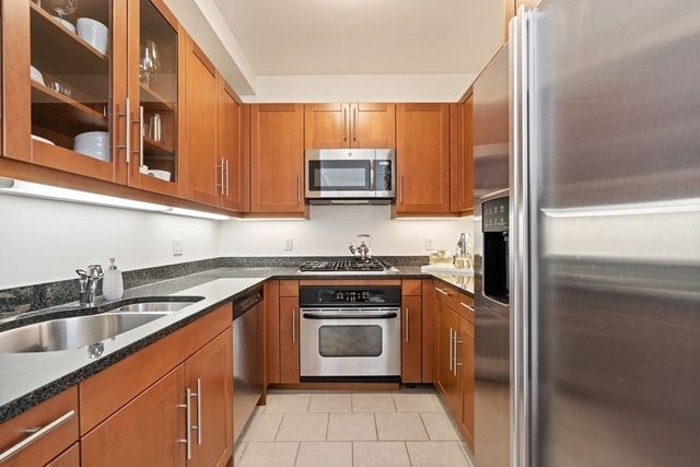 1 Charles St S 601, Boston, MA 02116