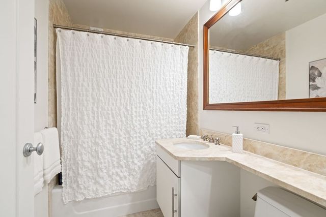 1 Charles St S 601, Boston, MA 02116