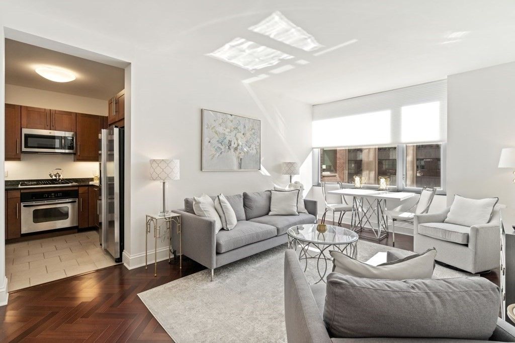 1 Charles St S 601, Boston, MA 02116