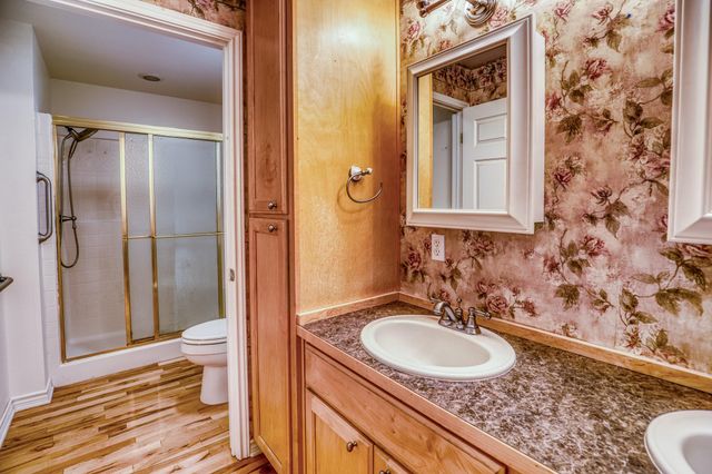 2080 Dead End LN, Ledbetter, TX 78946