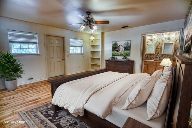 2080 Dead End LN, Ledbetter, TX 78946