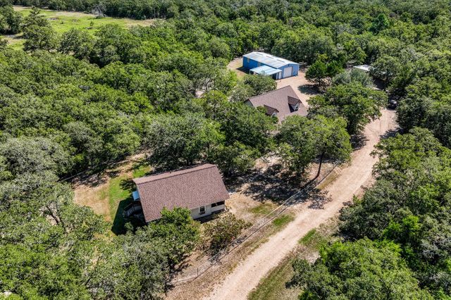 2080 Dead End LN, Ledbetter, TX 78946
