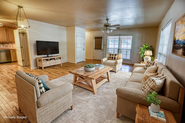 2080 Dead End LN, Ledbetter, TX 78946