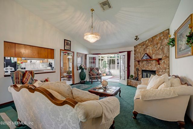 10086 HUNTINGTON FOREST Boulevard E, Jacksonville, FL 32257