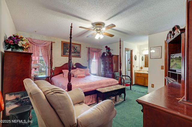 10086 HUNTINGTON FOREST Boulevard E, Jacksonville, FL 32257