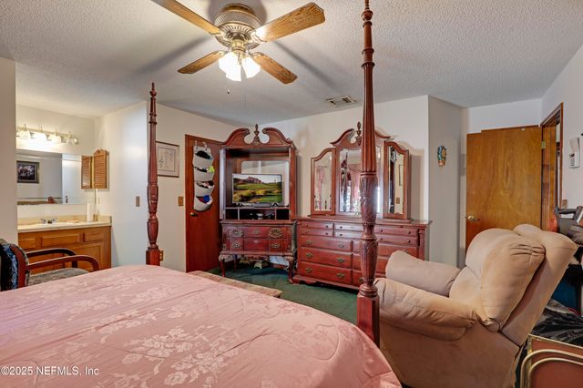 10086 HUNTINGTON FOREST Boulevard E, Jacksonville, FL 32257