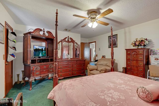 10086 HUNTINGTON FOREST Boulevard E, Jacksonville, FL 32257