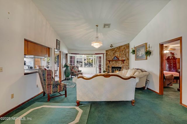 10086 HUNTINGTON FOREST Boulevard E, Jacksonville, FL 32257