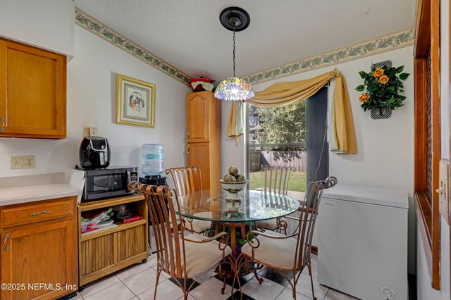 10086 HUNTINGTON FOREST Boulevard E, Jacksonville, FL 32257