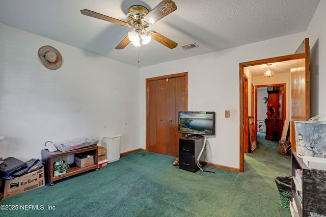 10086 HUNTINGTON FOREST Boulevard E, Jacksonville, FL 32257