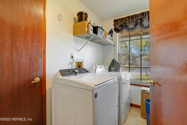 10086 HUNTINGTON FOREST Boulevard E, Jacksonville, FL 32257