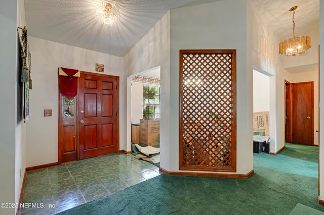 10086 HUNTINGTON FOREST Boulevard E, Jacksonville, FL 32257